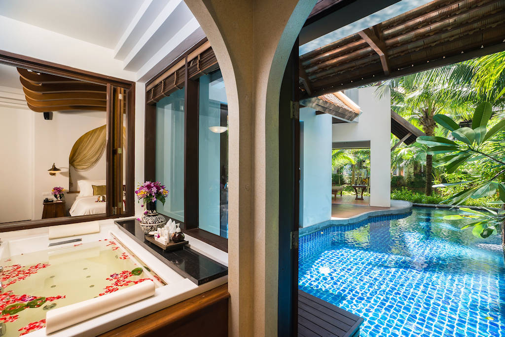 1024 Family Pool Suite Garden View