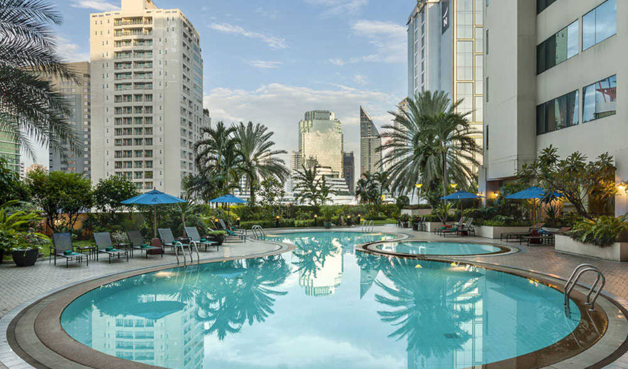 1280 Rembrandt Hotel Pool