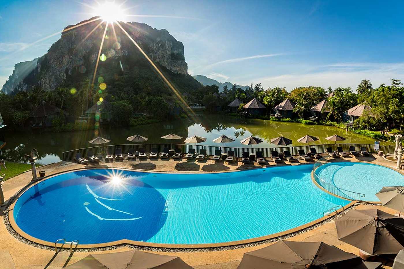 1400 Peace Laguna Header