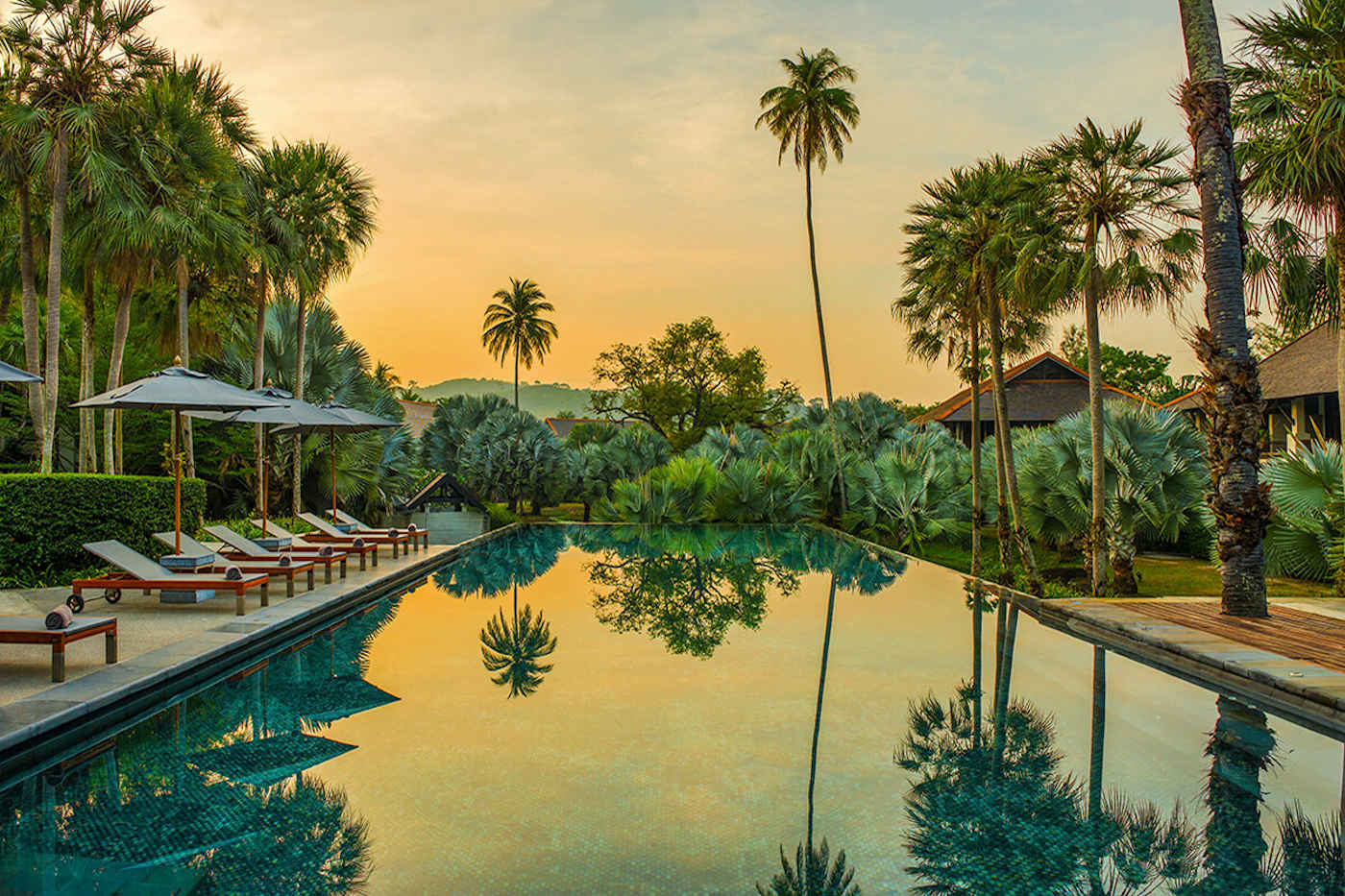 1400 The Slate Infinity Pool Hero Shot Morning