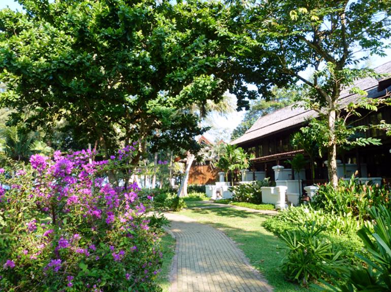 4 02 770 Tanjong Jara T32 Hotelgebaeude3