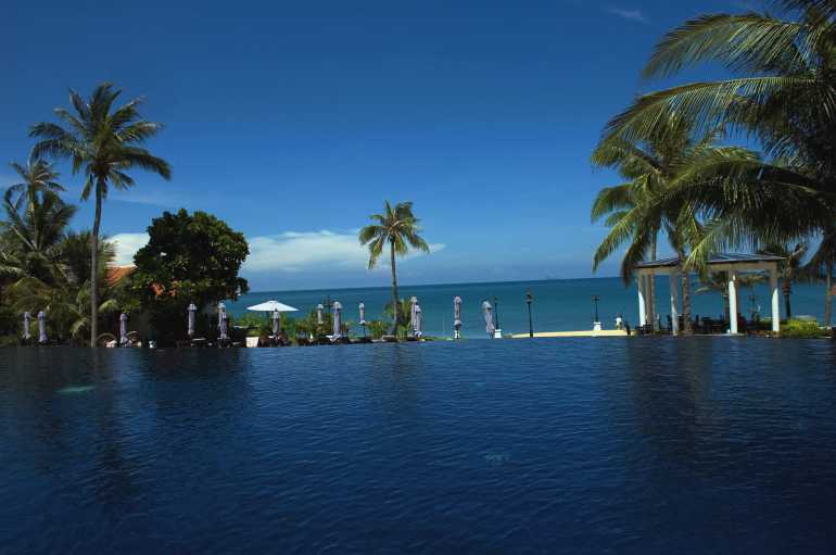 770 Rawiwarin Infinity Ozone Pool 1