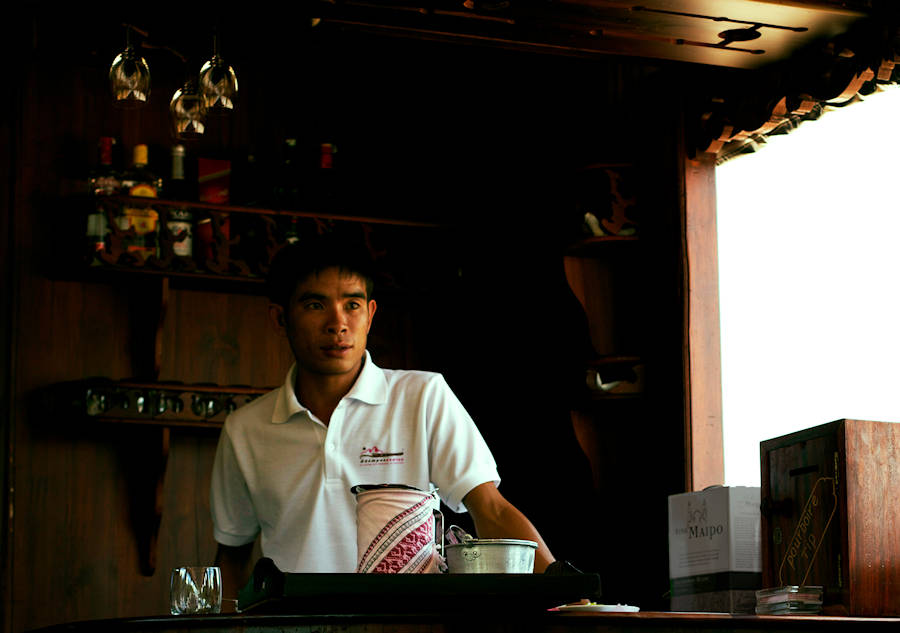 900 Bartender IMG 5594