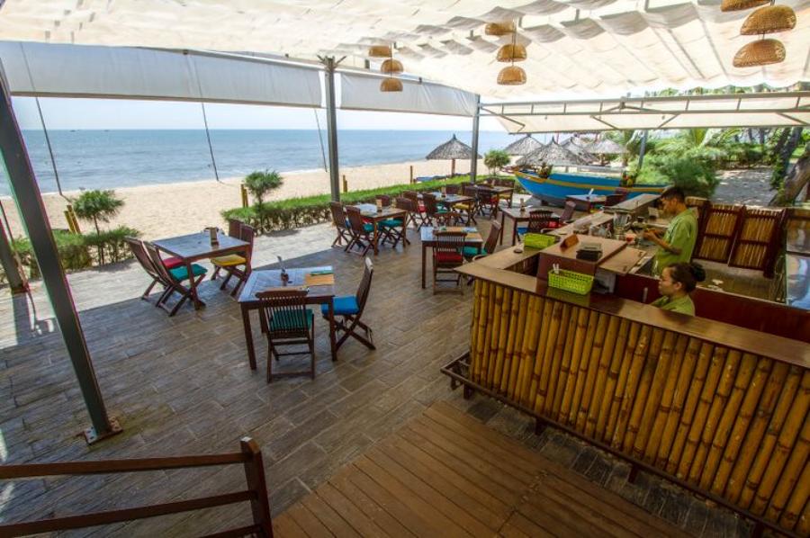 900 Blue Ocean beachbar2 hdr