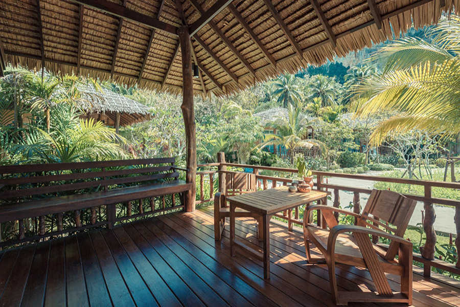 900 Cliff View Jacuzzi Cottage