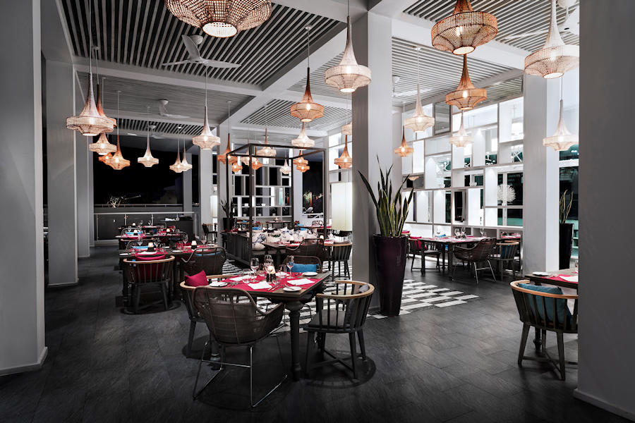 900 Cosmo Restaurant 2