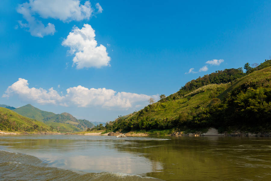 900 Landscape Mekong cruise Laos AdobeStock 154174696