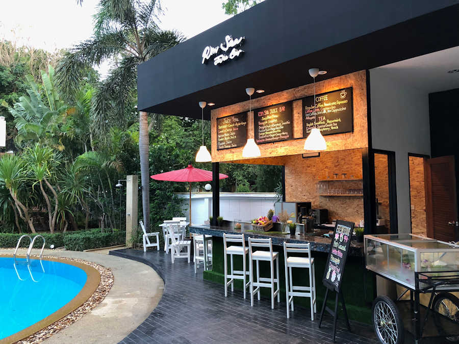 900 Pool bar IMG 6535