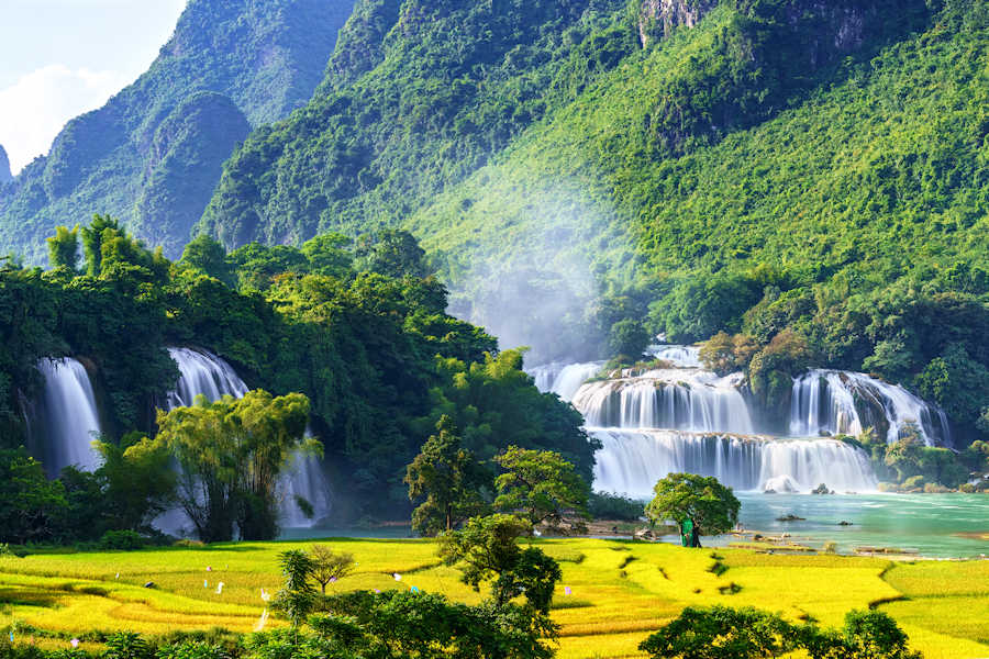 900 aerial view of Ban Gioc waterfall AdobeStock 337575915