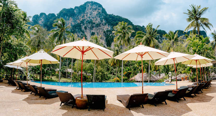 900 pool 2 M 001546 Pano Edit resize