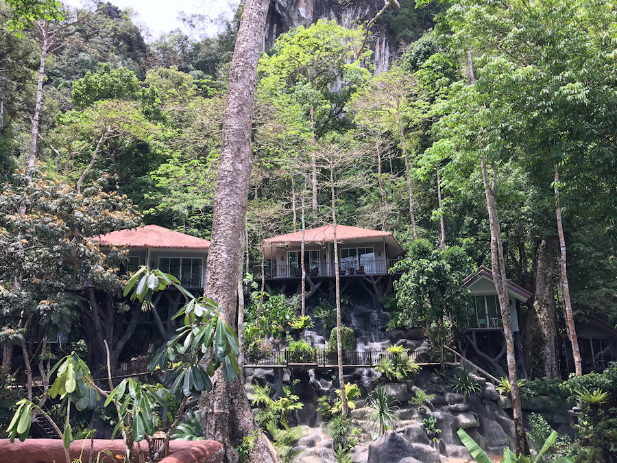 900 rock and treehouse resort2