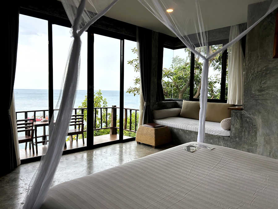 Web 900 Deluxe Ocean View 1