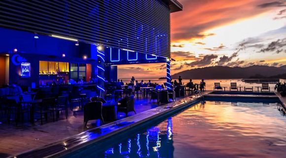 1280 Grandis Rooftop Bar